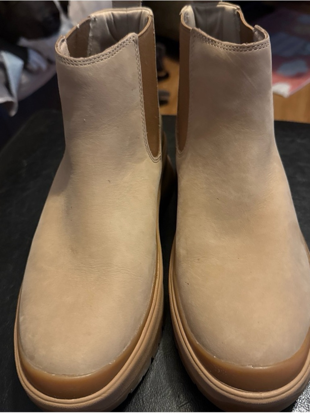 Timberland Women's Chelsea Ankle Boots in Light Beige